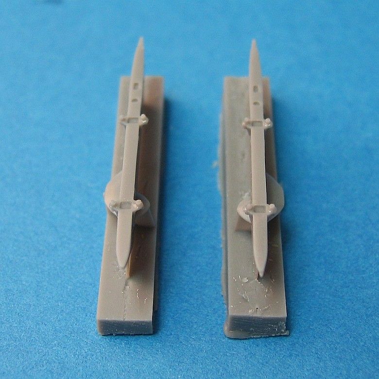 SOLD OUT: F-4 Phantom Outer Pylons, Navy, 1:72